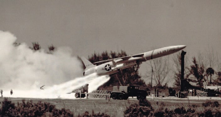 Пуск межконтинентальной крылатой ракеты Northrop SM-62 Snark